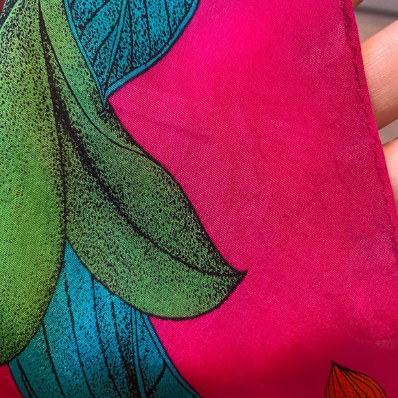 Vintage Liz Claiborne silk scarf - Picture 9 of 15